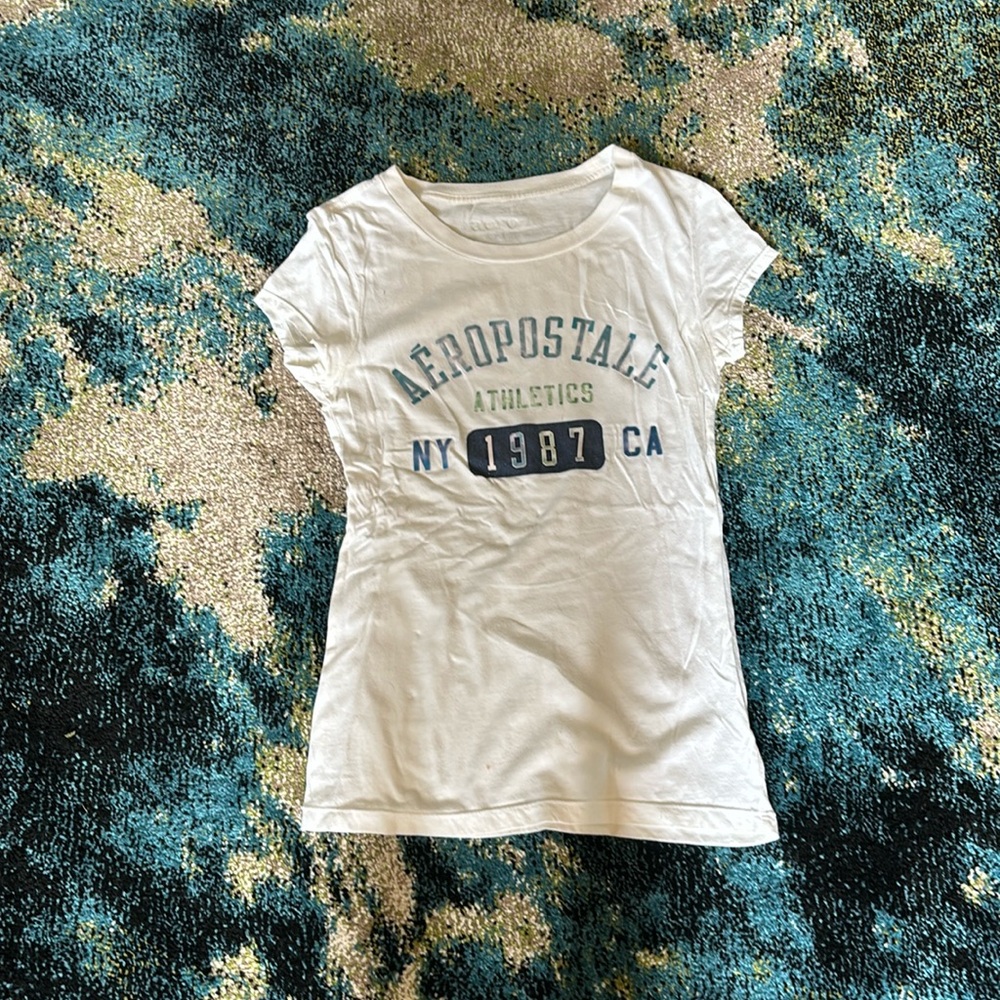 An acro Aeropostale athleticT-shirt medium